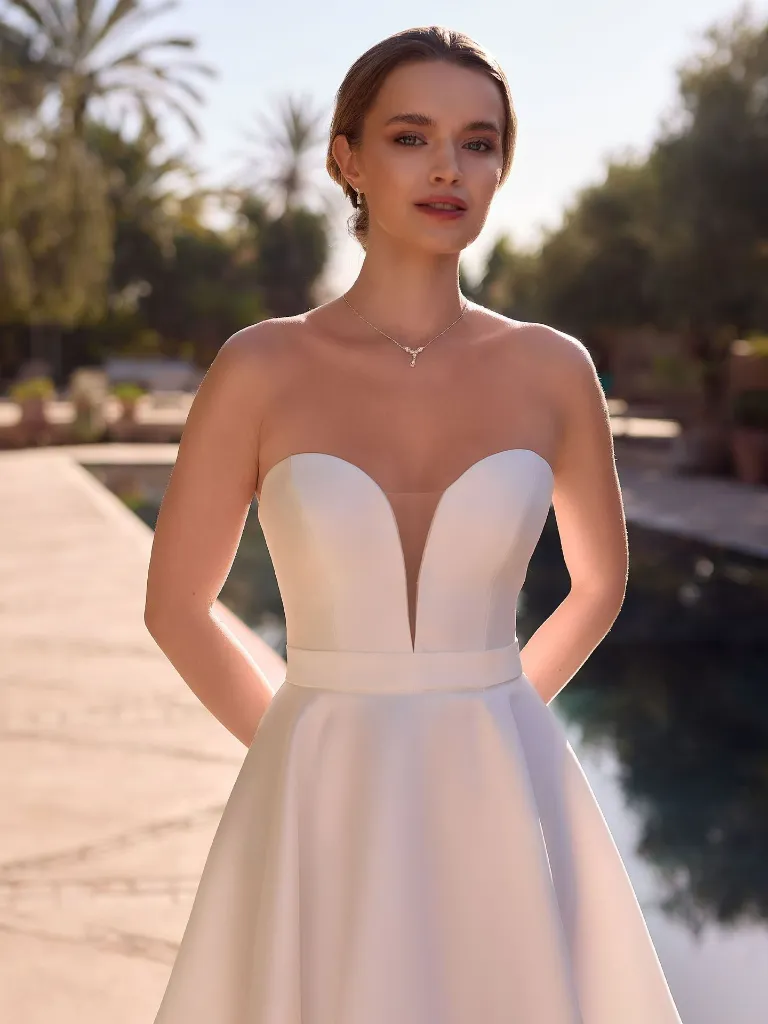 bianco-evento-bridal-dress-fresia-_3_.webp