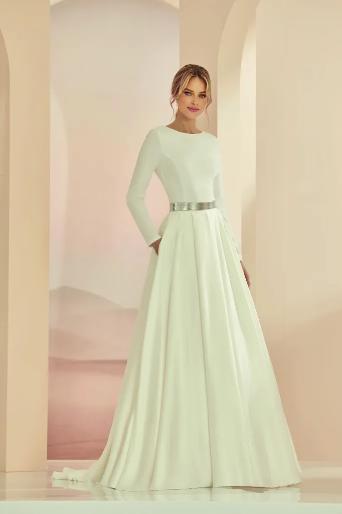 Bianco-Evento-bridal-skirt-MADAGASCAR(1).webp