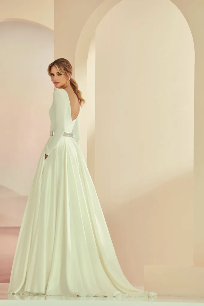 Bianco-Evento-bridal-skirt-MADAGASCAR(2).webp