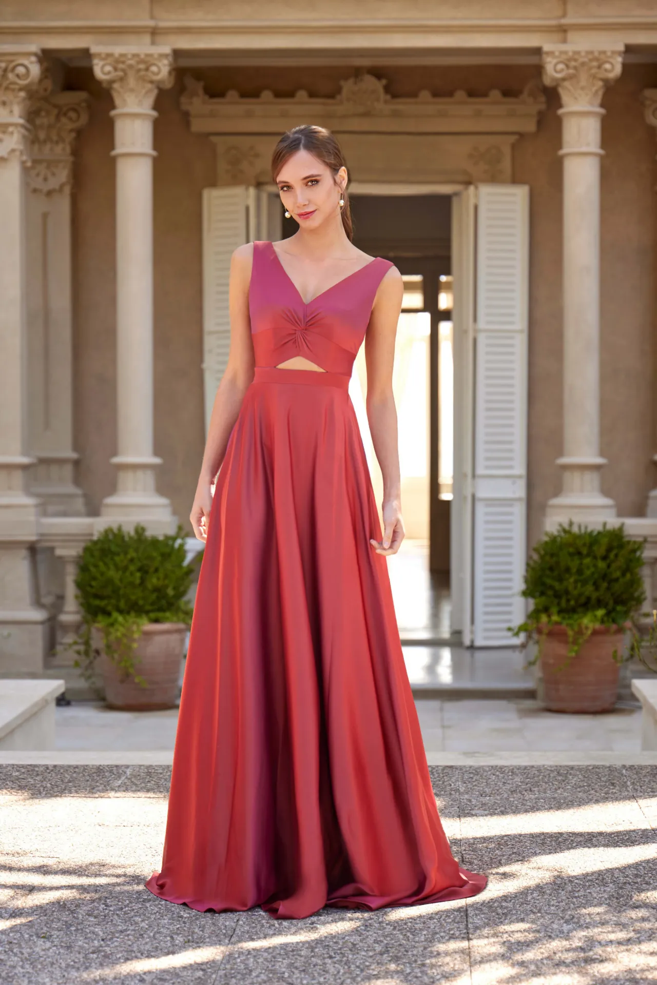 Robe longue corail à décolleté croisé