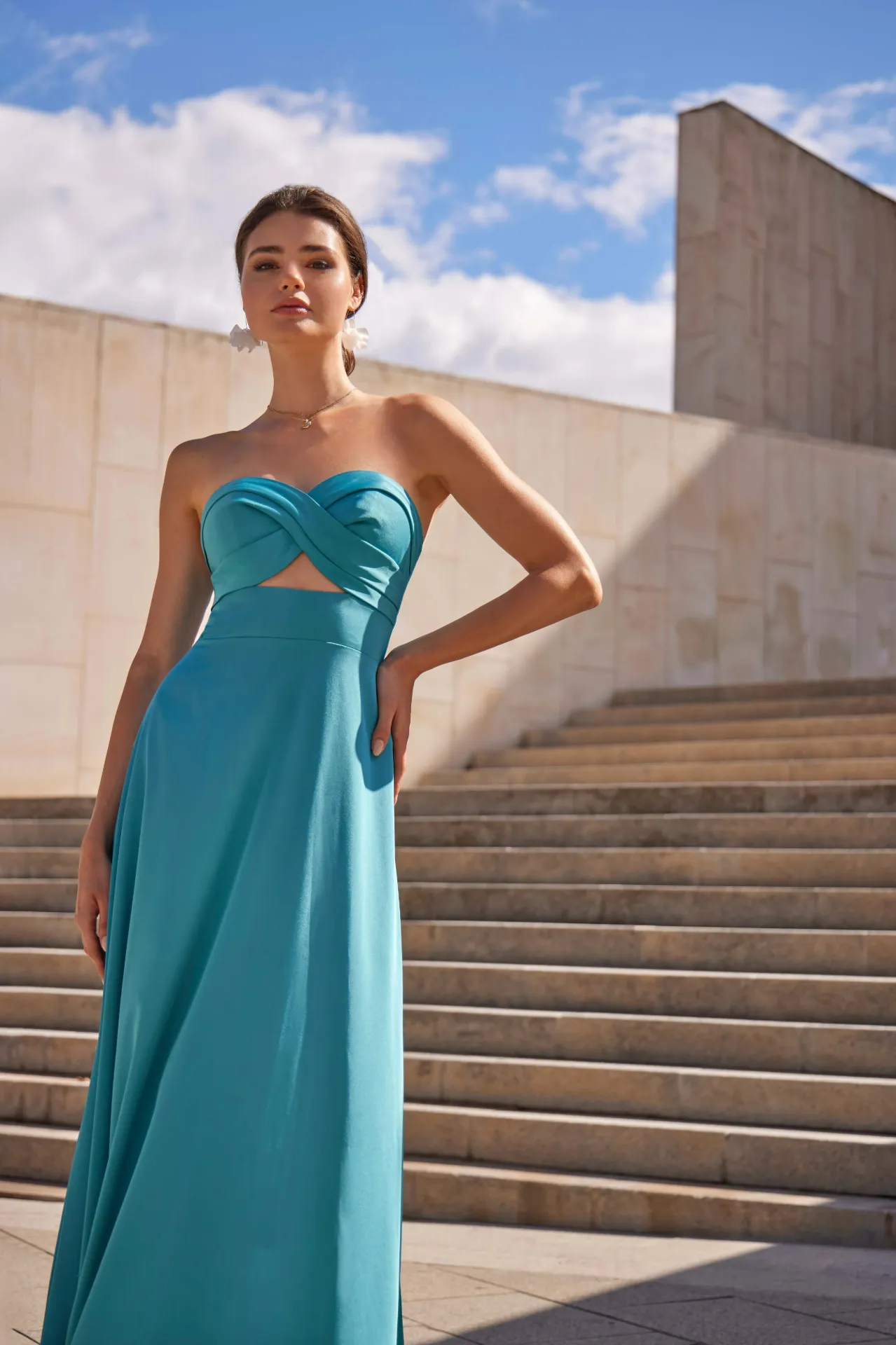Robe longue turquoise à décolleté croisé