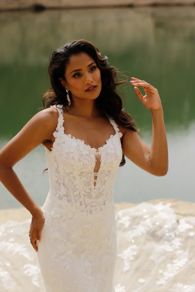 Robe de mariée sirène en dentelle brodée avec dos keyhole