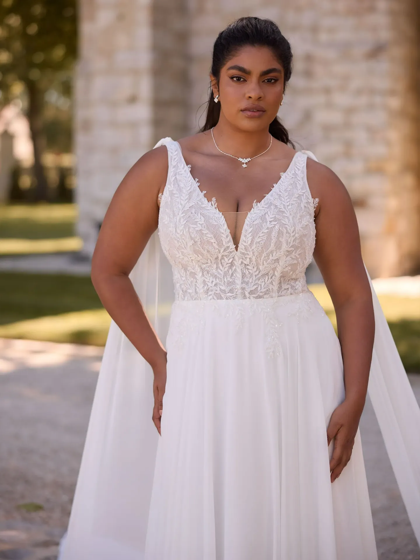 Robe de Mariée Éthérée Ivoire