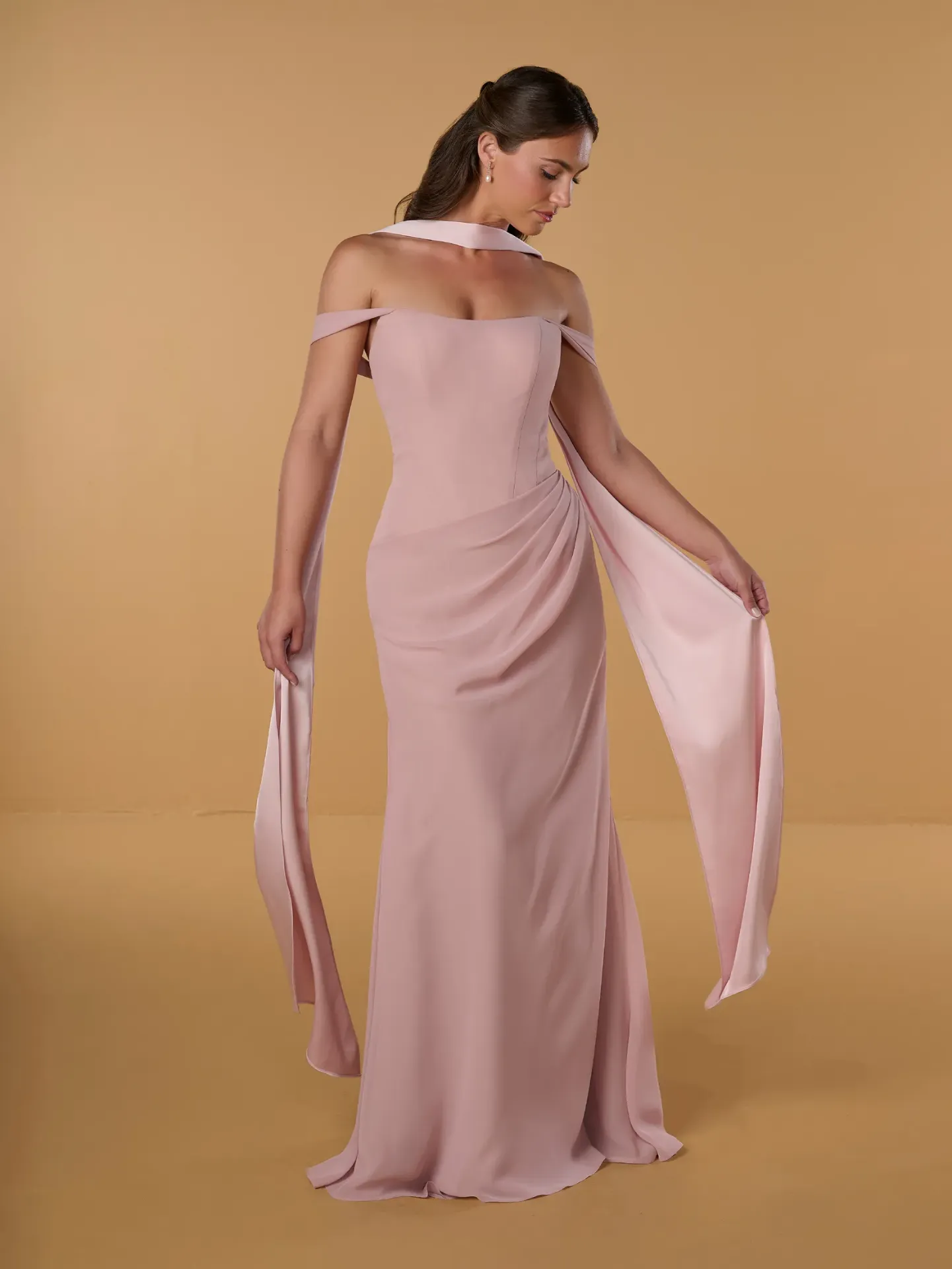 Robe longue ajustée à encolure bardot — 22312