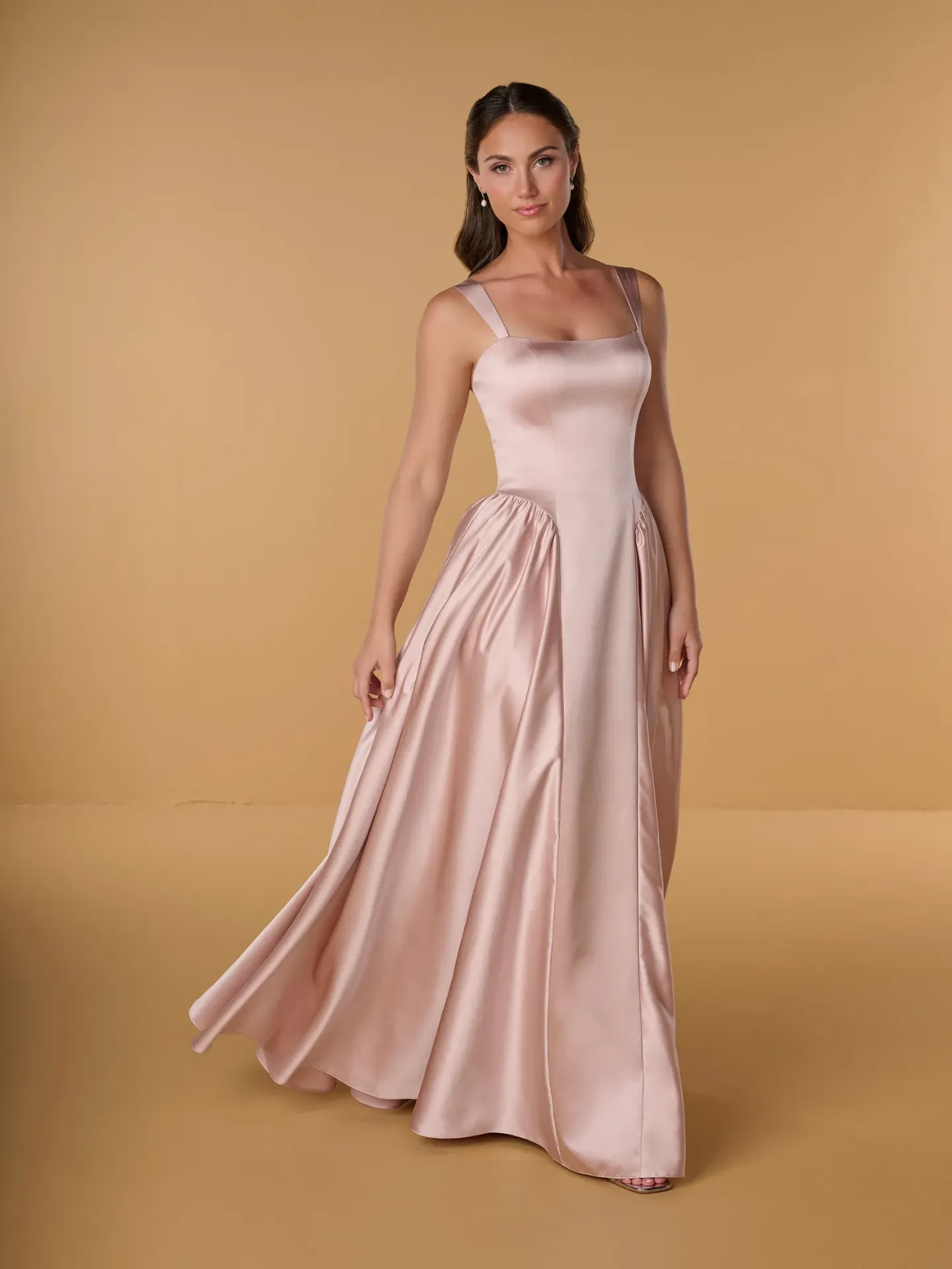 Robe longue panneau latéral sculptural — 22303